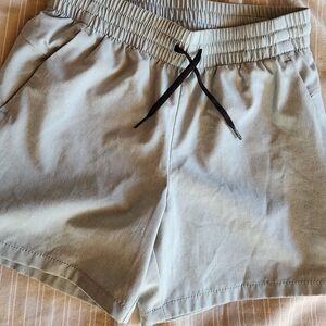 Boys lightweight shorts sz 6/7 unlined, elastic waitband w/ drawstring & pockets